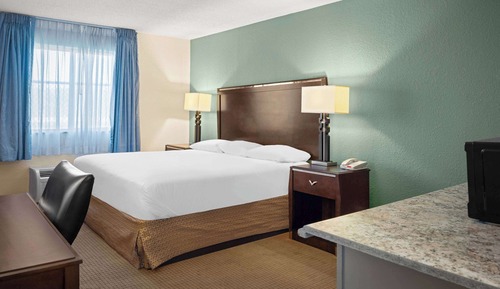 Deluxe Room, 1 King Bed, Non Smoking