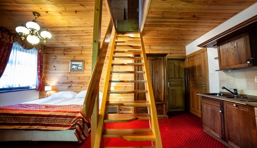 Deluxe Studio Suite