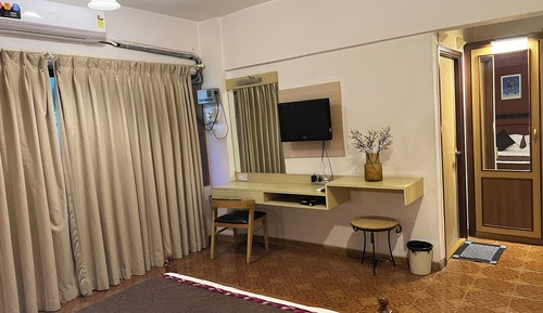 Deluxe Superior Room