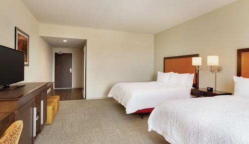 Room, 2 Queen Beds, Accessible, Bathtub