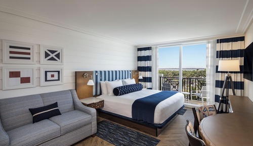 Room, 1 King Bed, Mobility Accessible, Pool View
