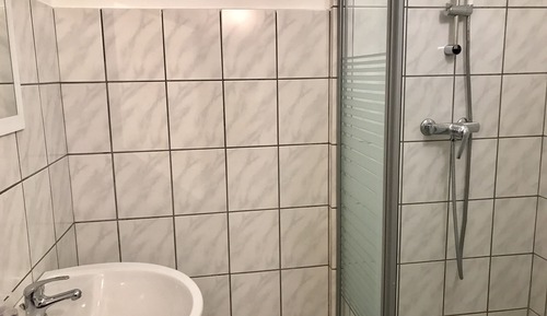 Economy Triple Room, 1 Bedroom, Shared Bathroom