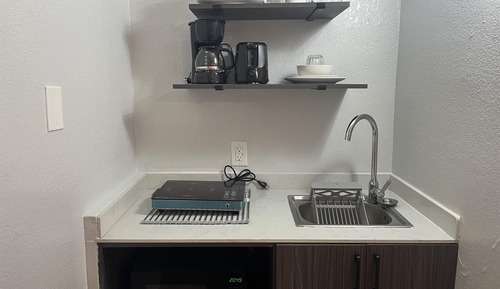 Standard Room, 1 King Bed, Non Smoking, Kitchen