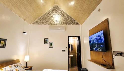 Premium Double Room, Balcony, Garden View