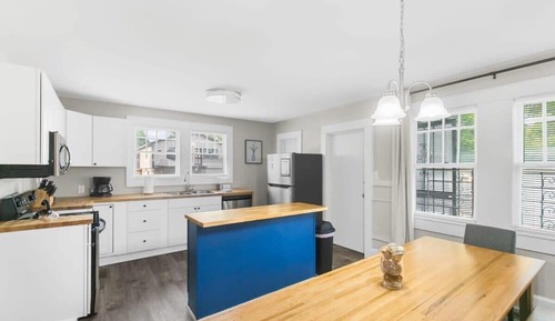 House, Multiple Beds, Patio, Garden View (52nd Ensley Chic)