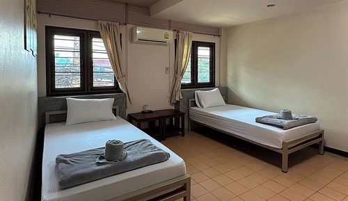 Private Room with Share Bathroom