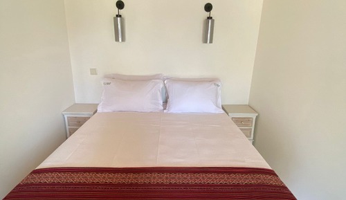 Bungalow, Patio, Valley View