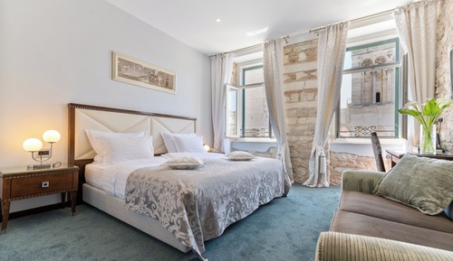 Deluxe Double or Twin Room, 1 King Bed (City view)