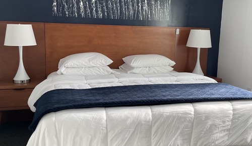 Suite, 1 King Bed (2 Rooms)