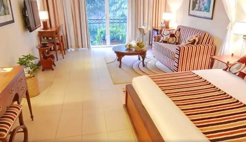 Deluxe Double Room, 1 King Bed, Garden View, Executive Level