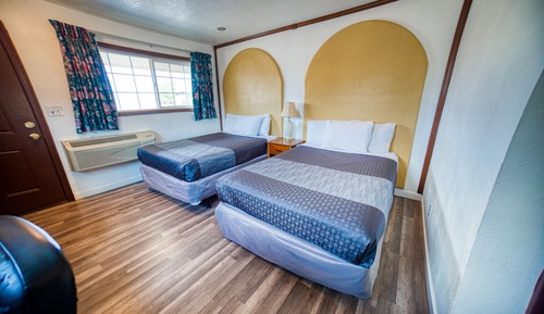 Basic Room, 2 Queen Beds, Non Smoking