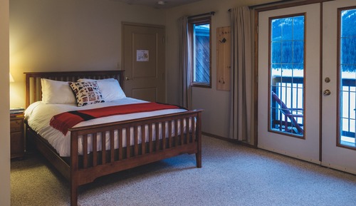 Signature Suite, 1 Queen Bed, Terrace, Mountain View