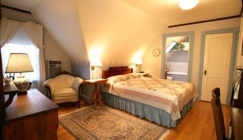 Nurse's Room, 1 Queen Bed, Third Floor