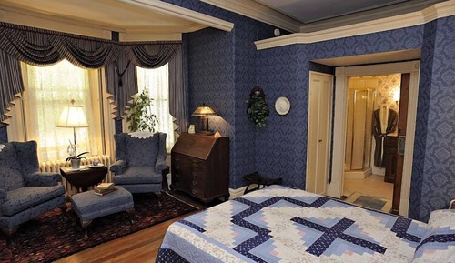 Library Room, 1 Queen Bed, Ground Floor