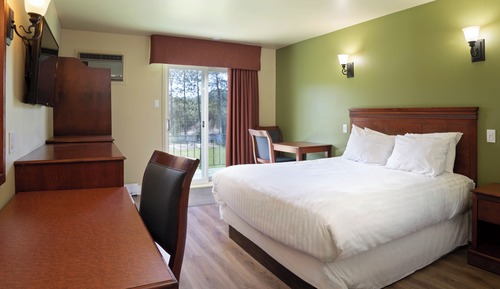 Classic Room, 1 Queen Bed, River View, front desk is open until 8 PM