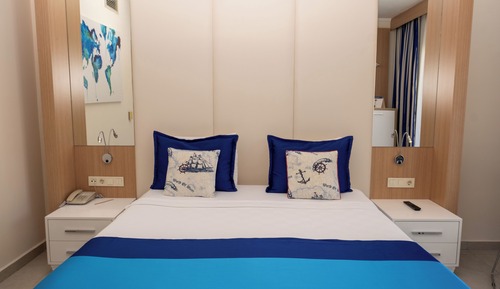 Family Room, Balcony (Classic, Partial Sea View,FZM)