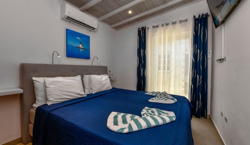 Pool side Apartment Deluxe