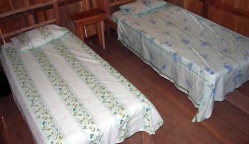 Basic Twin Room, 2 Twin Beds, Shared Bathroom