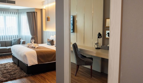 Premium Room, 1 King Bed