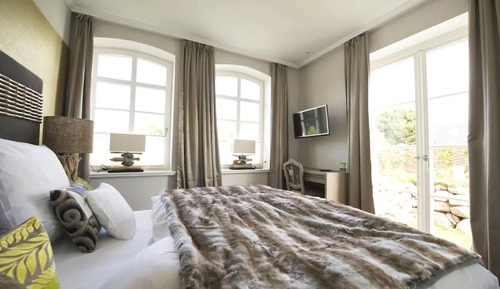Deluxe Suite, 2 Bedrooms, Garden View