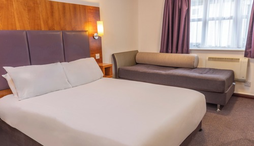Standard Room, 1 Double Bed, Accessible, Bathtub