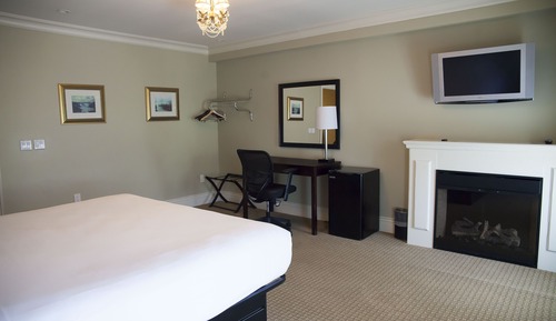 Riverview Suite