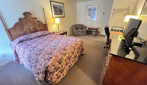 Standard Room, 1 Queen Bed