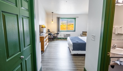 Standard Room, 1 King Bed