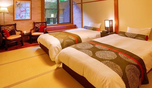Basic Room, 2 Twin Beds, Balcony