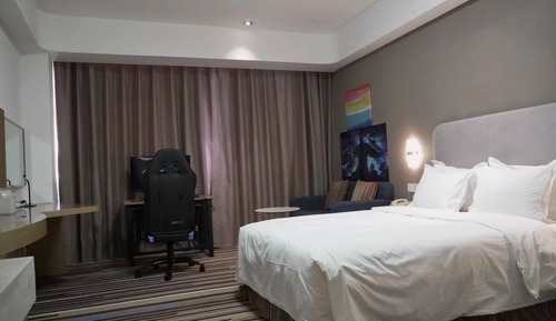Standard Room, 1 Queen Bed (High Speed WiFi)