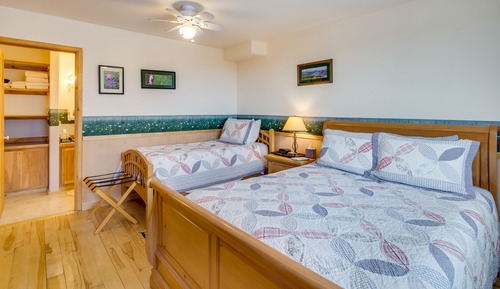 Classic Triple Room (Summer Solstice Room)