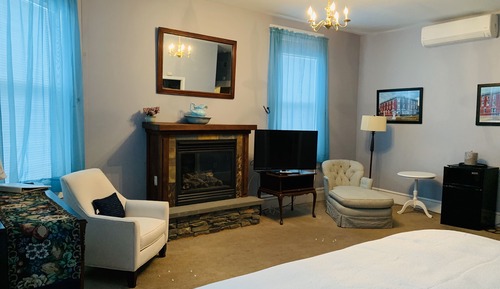 Deluxe Room (Room #5)