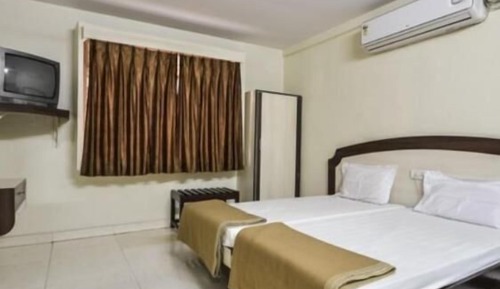 Deluxe Room (AC)
