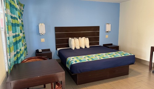 Room, 1 King Bed, Non Smoking