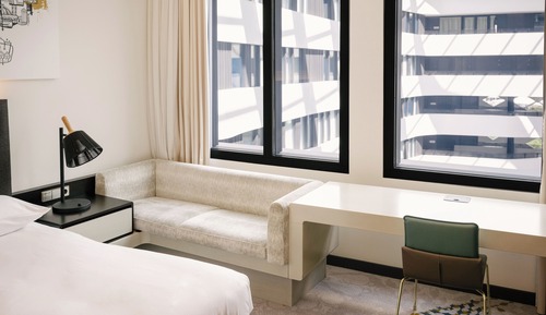 Room, 1 King Bed (Atrium View)