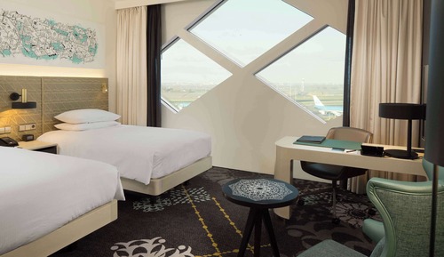 Executive Room, 2 Twin Beds (Airport View, Lounge Access)