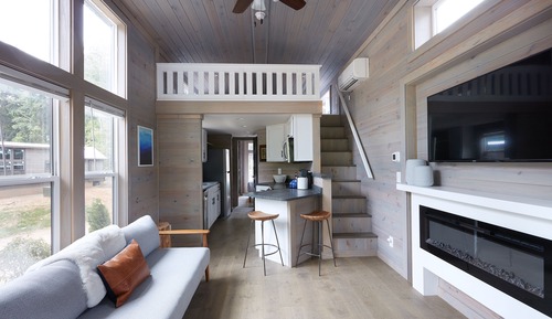 River View Bunk Cabin with Hot Tub