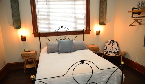 Luxury Room (VanGogh)