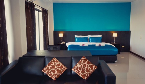1 Bedroom Deluxe Suite