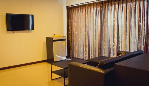 1 Bedroom Standard Suite
