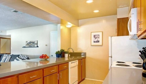 Room 2 2Bdr Ave