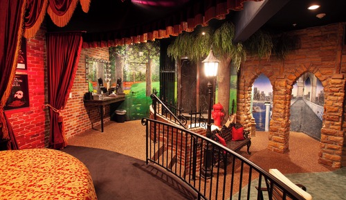 Suite, 1 King Bed (New York Theme)