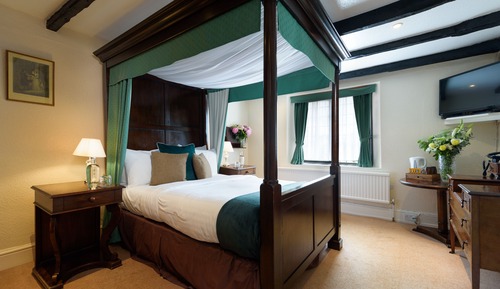 Deluxe Four Poster Room