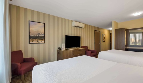 Room, 2 Queen Beds, Accessible, Non Smoking