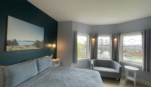 ROOM SEVEN