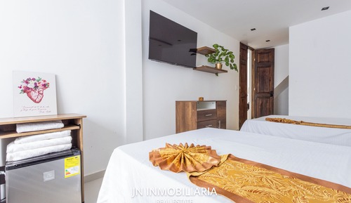 Luxury Quadruple Room, City View