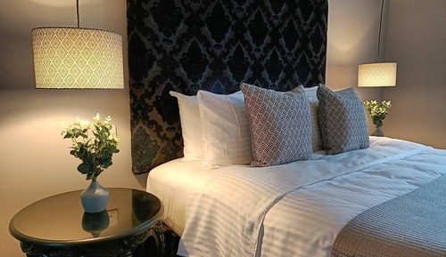 Deluxe Room, 1 King Bed