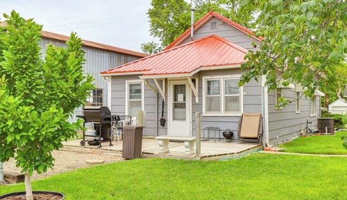 House (2 Bedrooms)