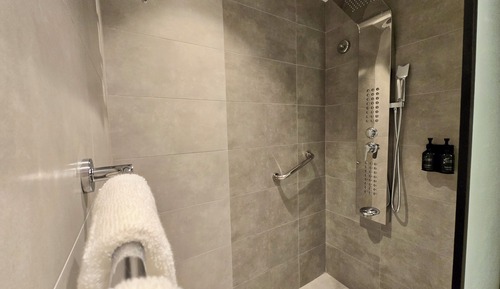 Deluxe Triple Room, City View