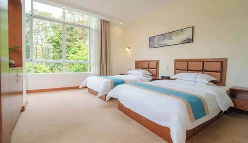 Economy Twin Room, Garden View